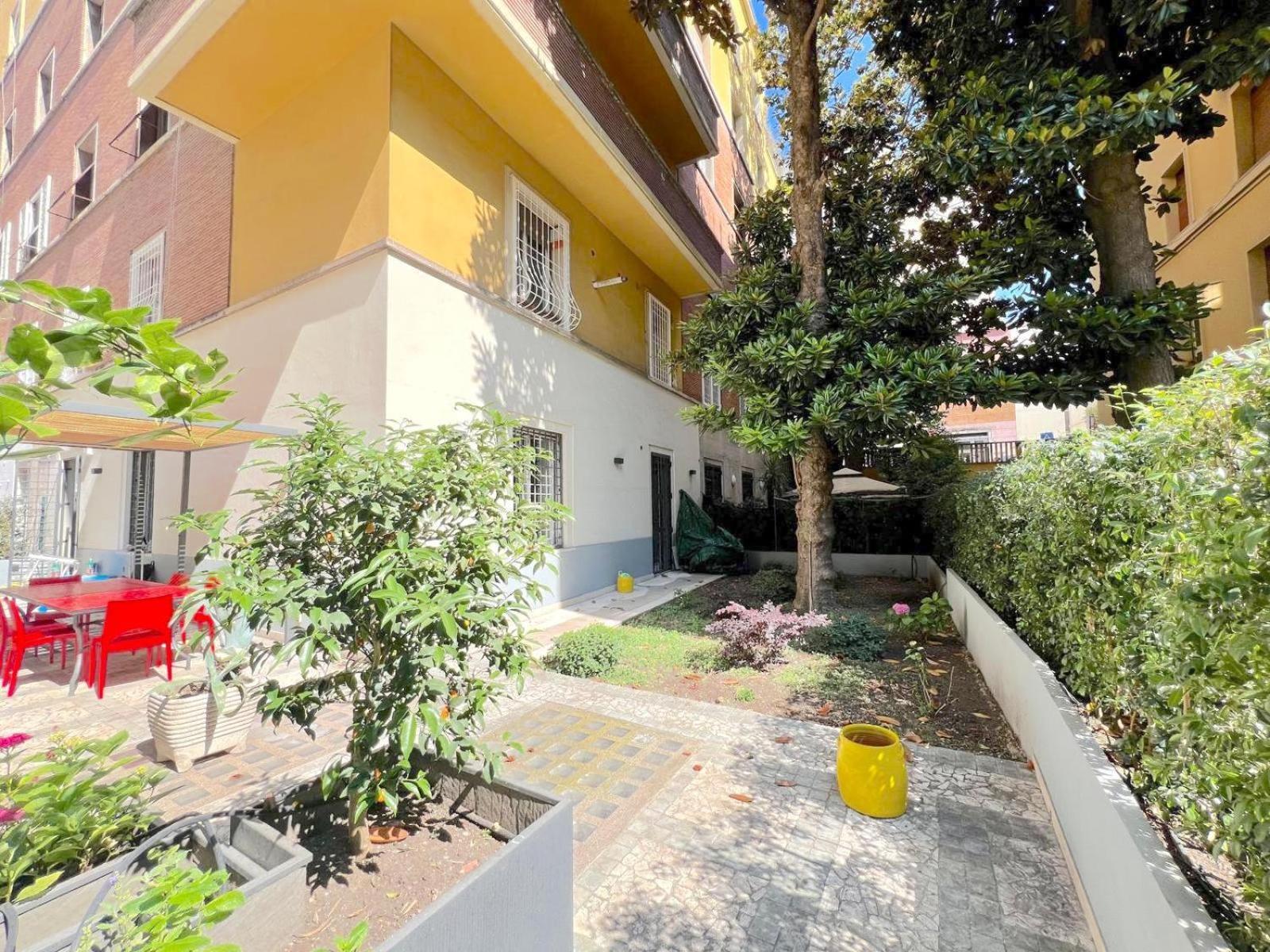 The Garden In Parioli Apartment