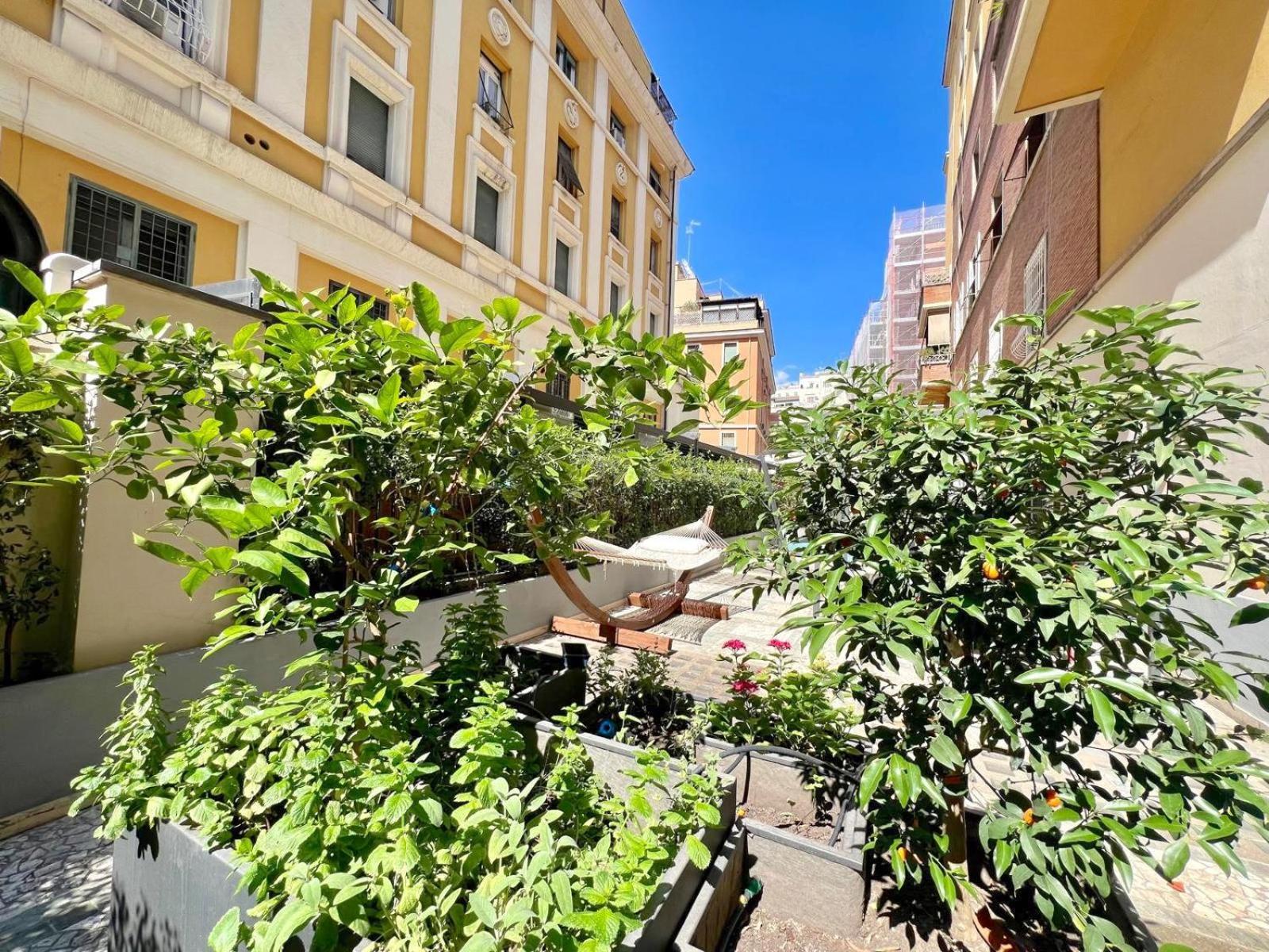 Apartment The Garden In Parioli *